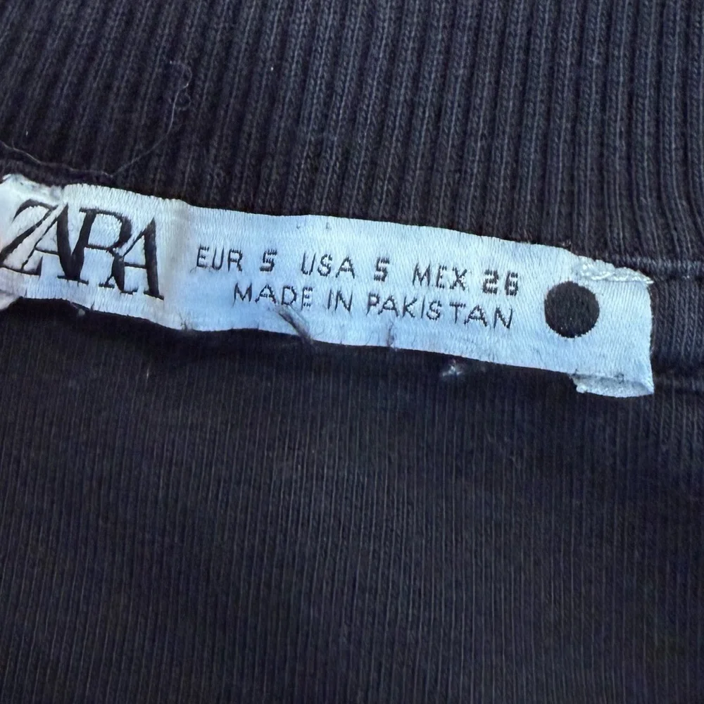 Zara Black Crewneck Sweatshirt
